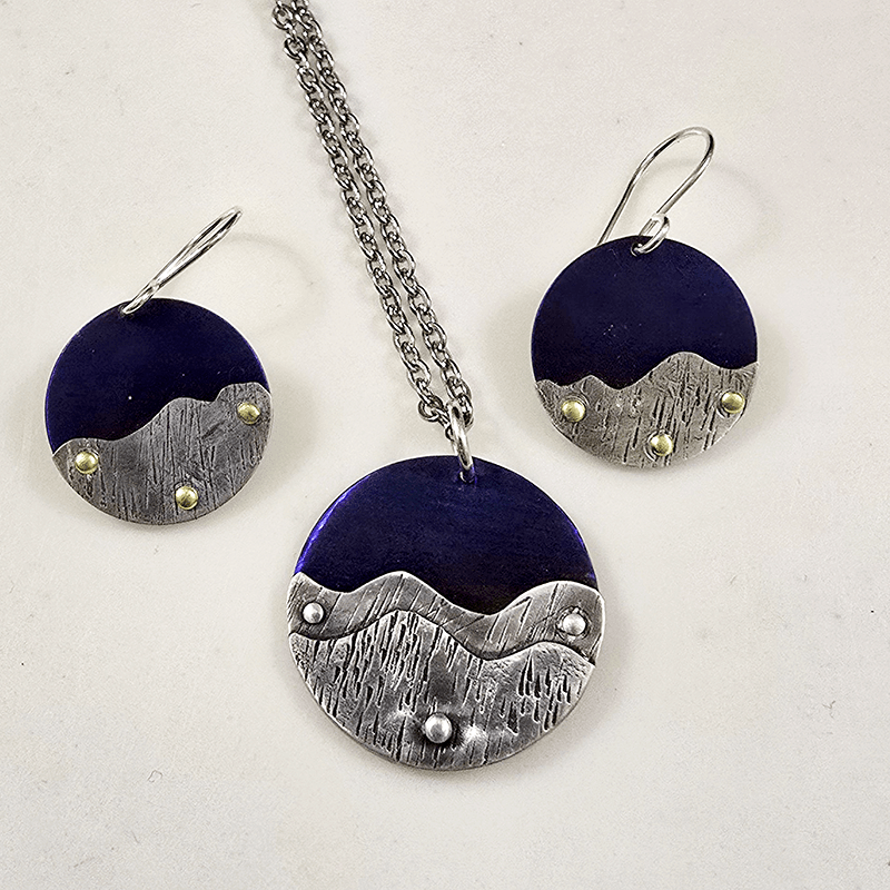 Pendant and Earring Set Circle Mountains 