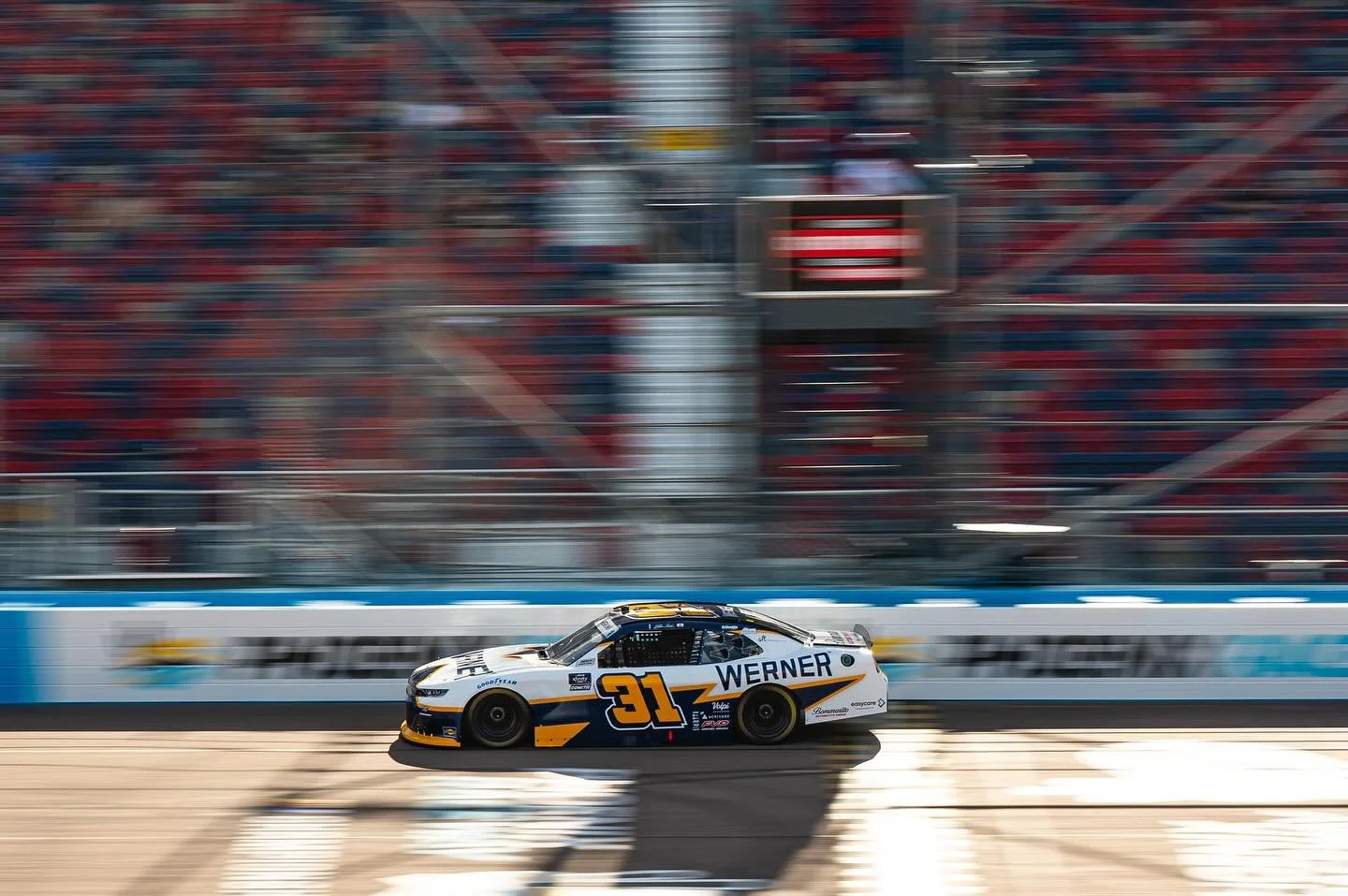 RACEDAY @phoenixraceway. Let&rsquo;s finish 2025 on a high note! @one_werner