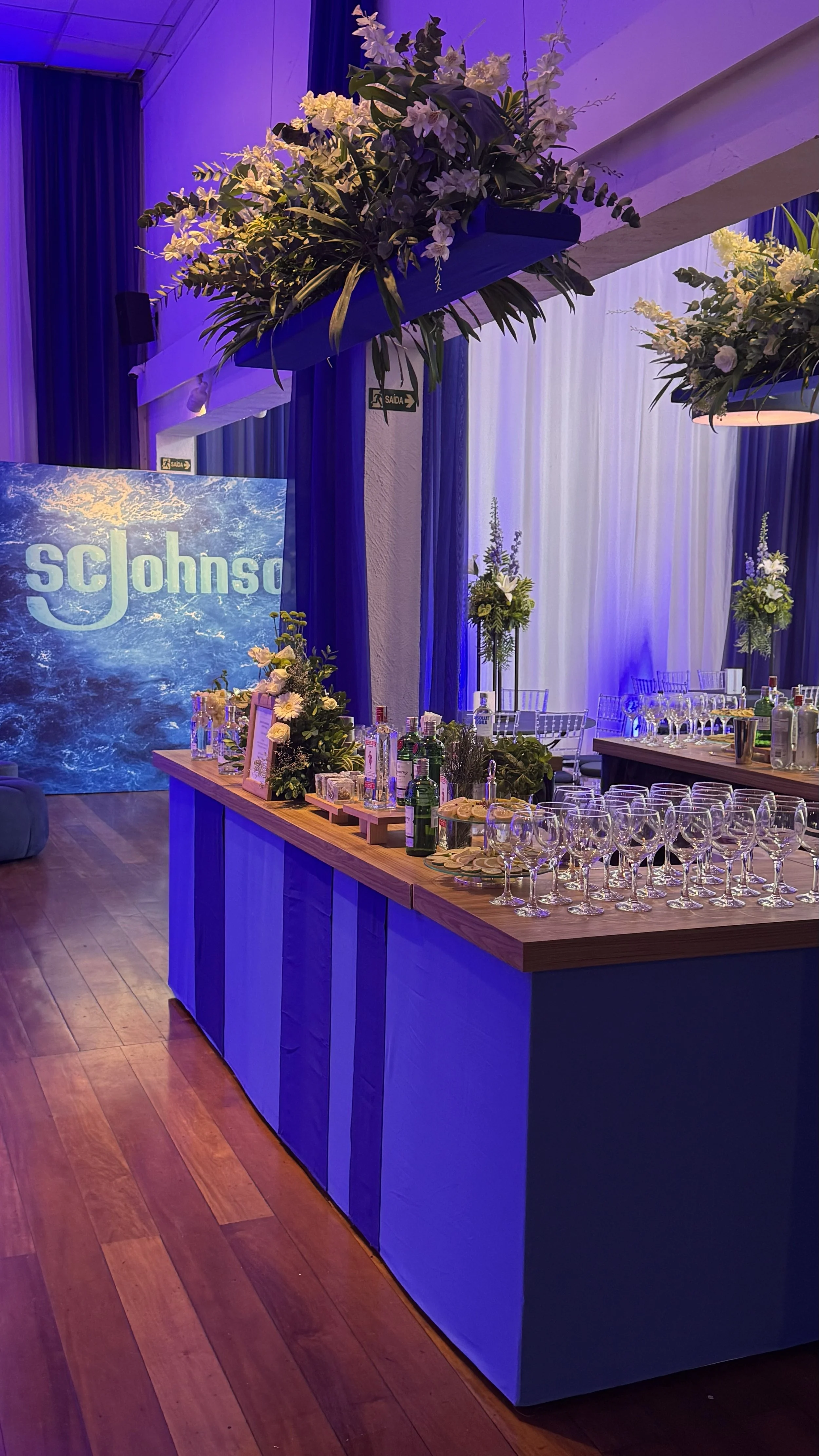 Evento empresarial na Spazio Itanhangá com bar e espaço para convidados