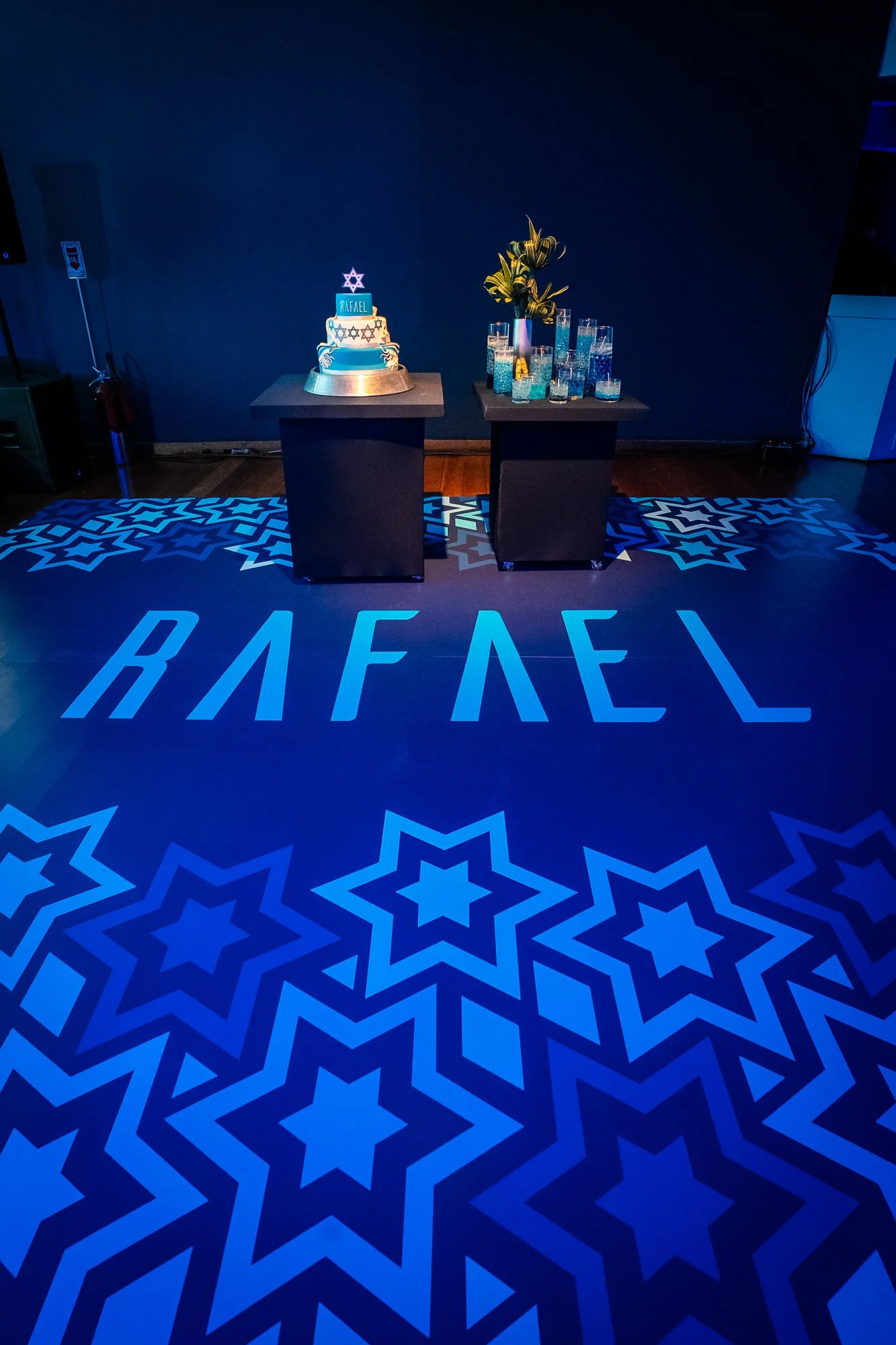 Bolo e cerimônia das velas de barmitzvah 