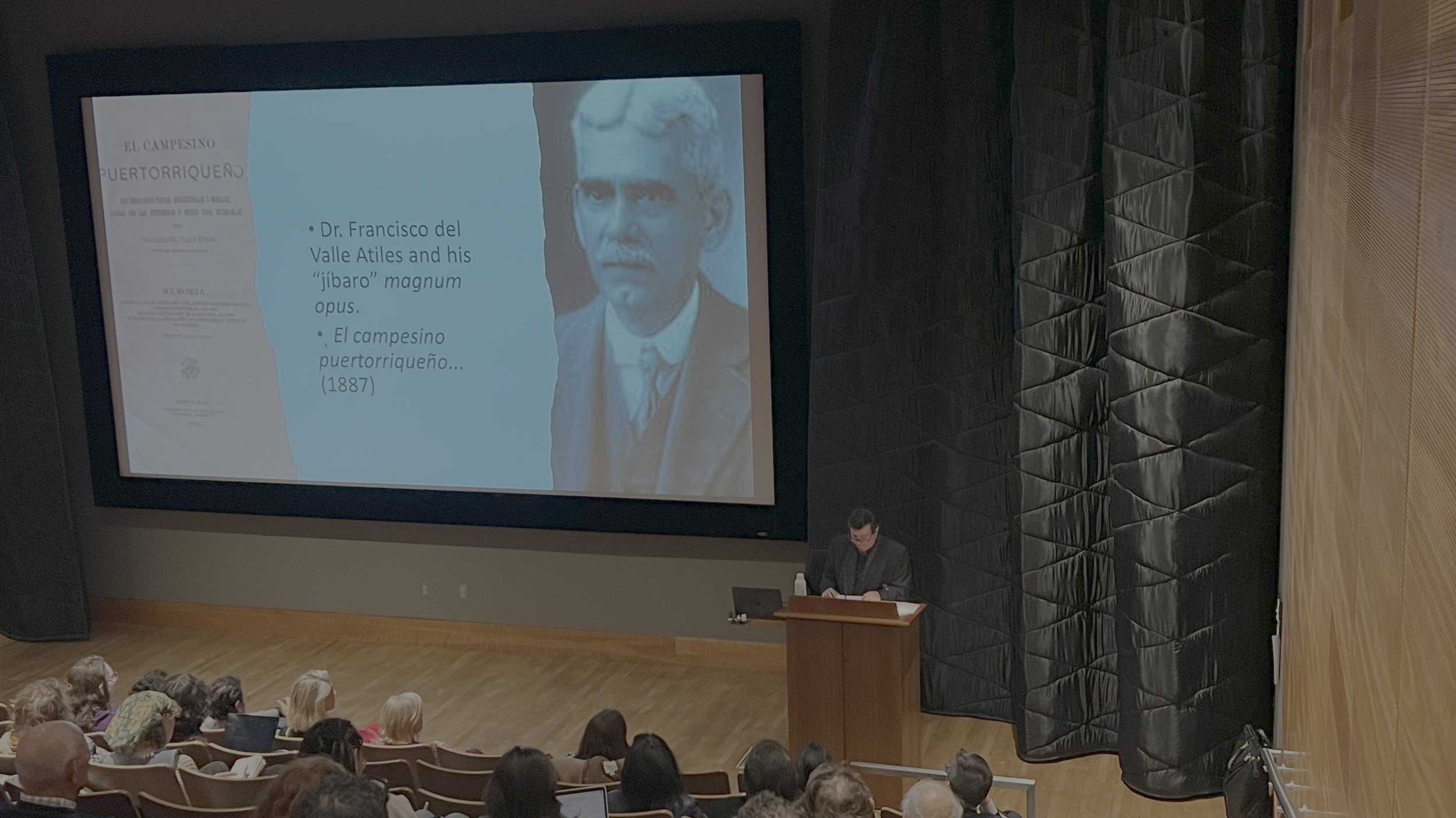 Francisco Scarano presenting Dr. Francisco del Valle.