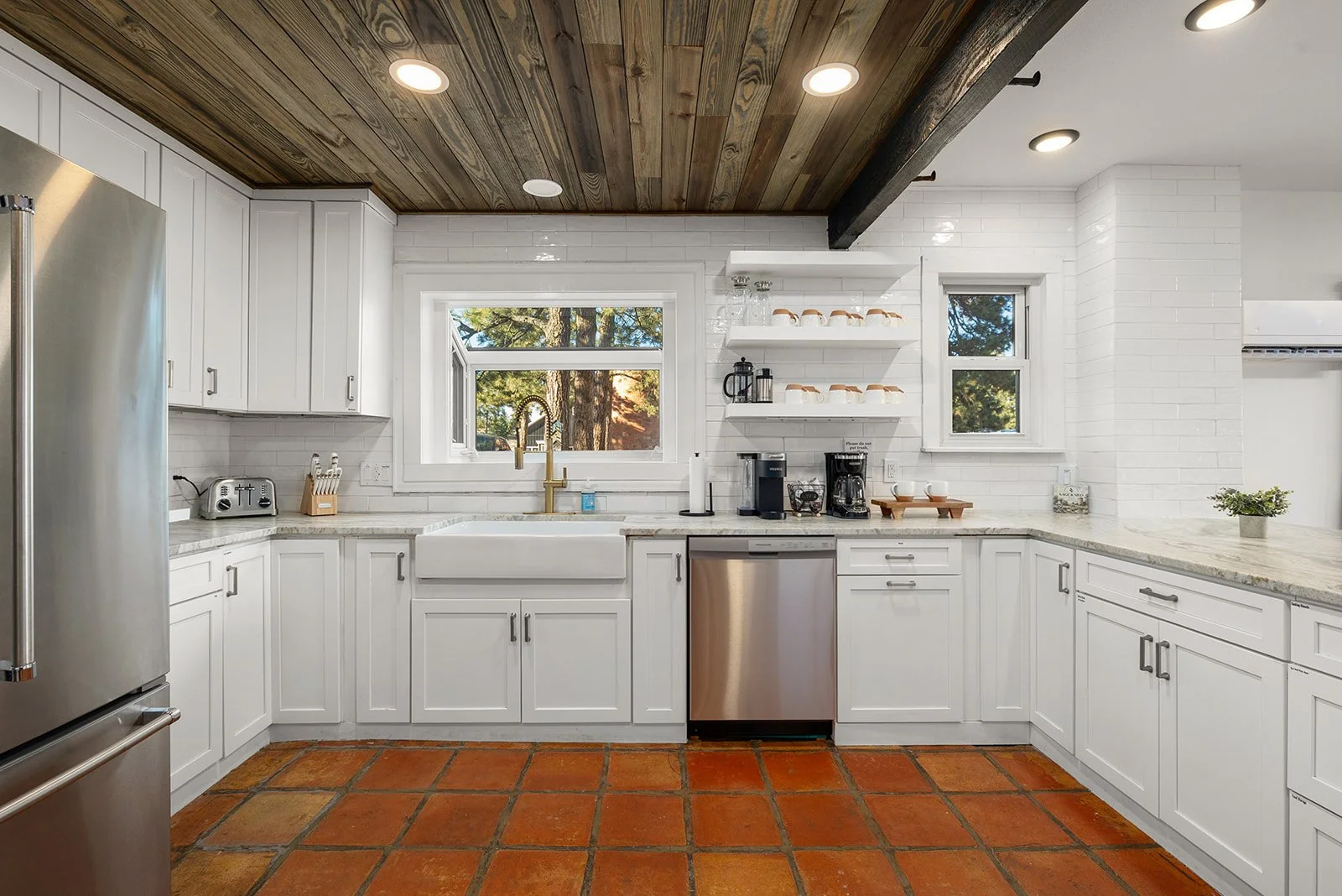 Kitchen2.jpg