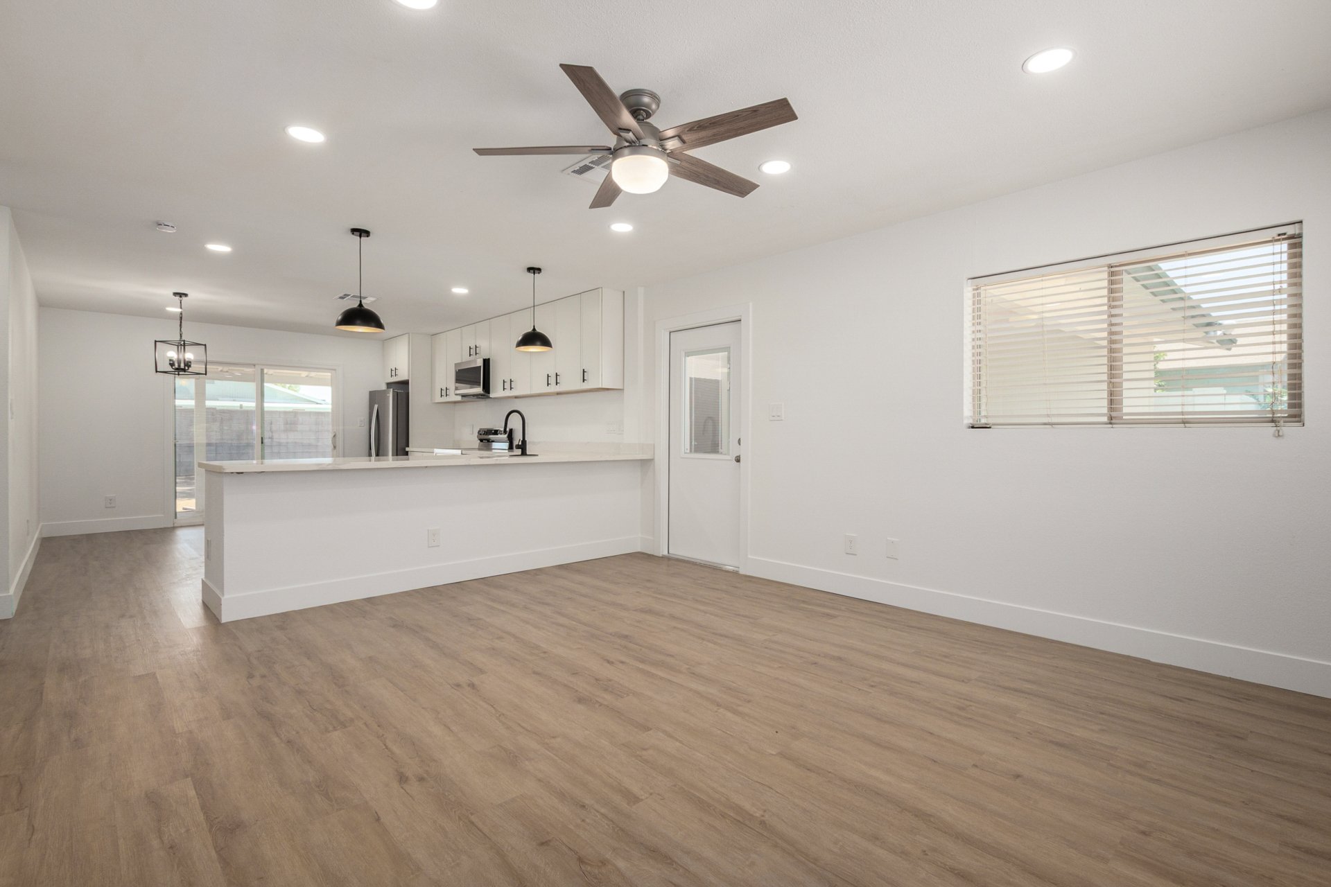 09 Windrose Main.jpg