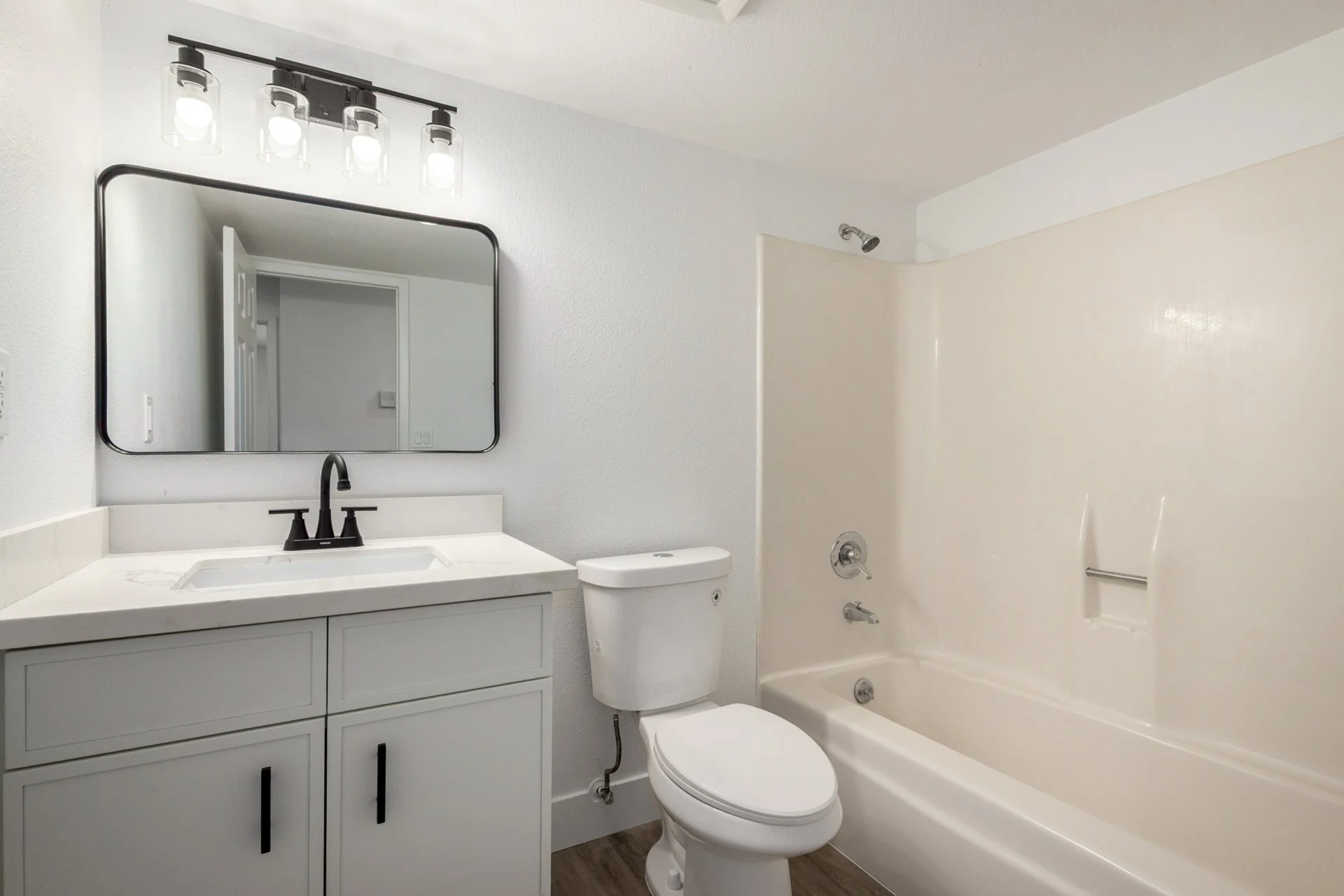 18 Windrose Guest Bath.jpg