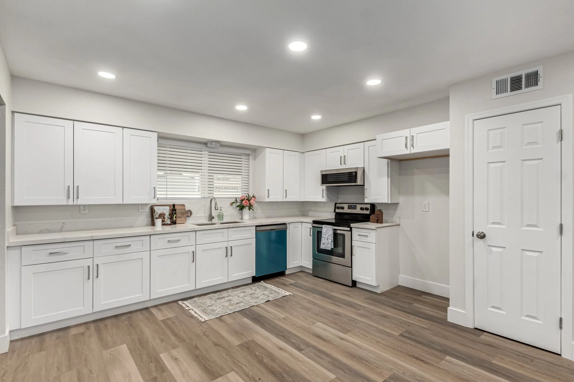 10-Hackamore Kitchen2.jpg