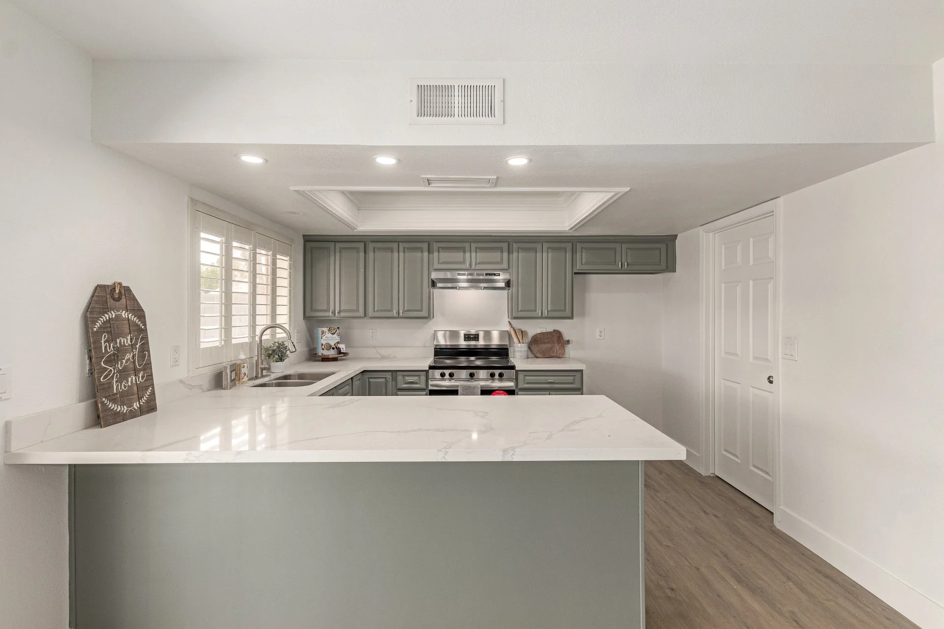 10 - Knowles Kitchen.jpg