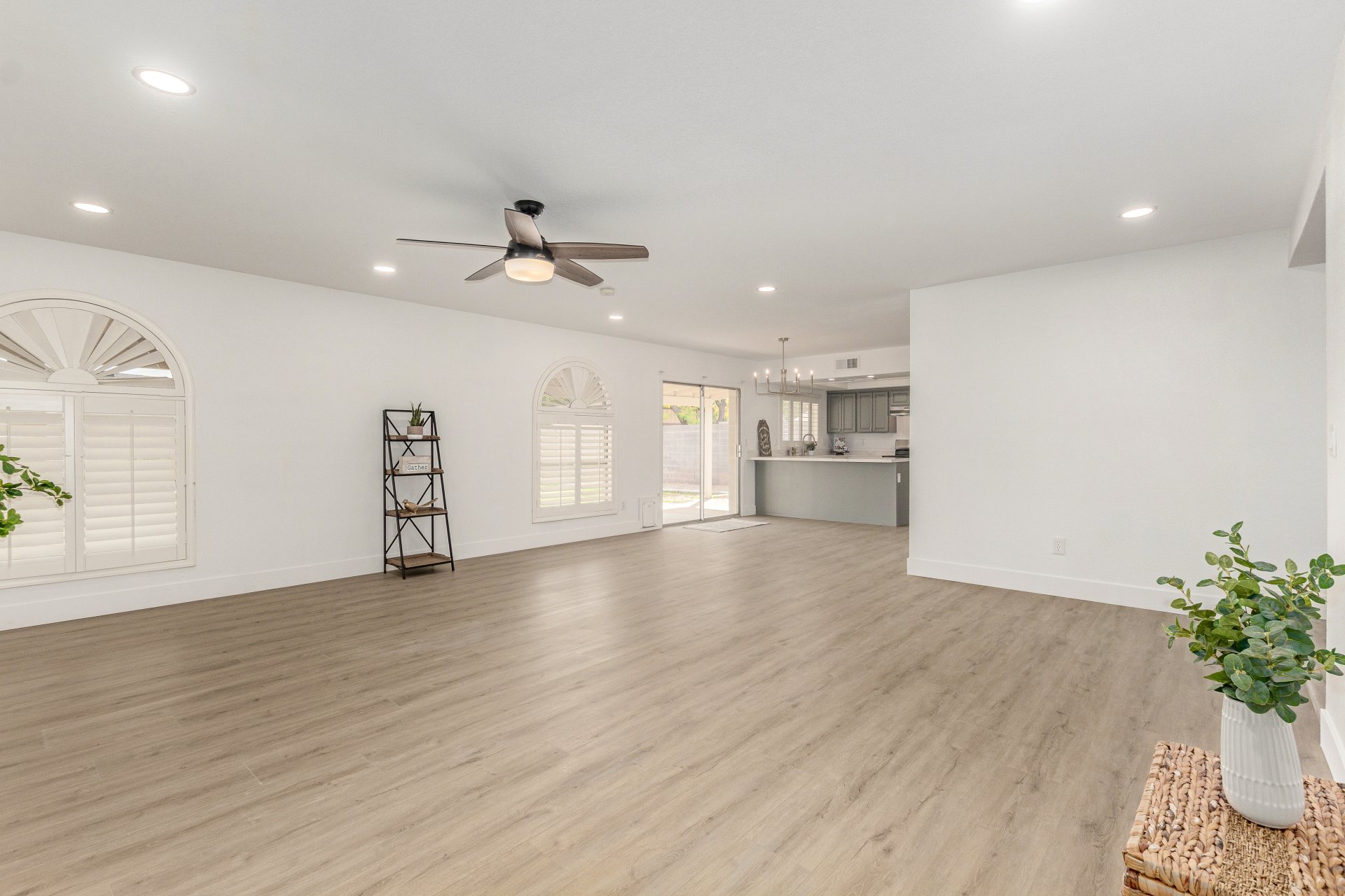 06 - Knowles Living Room2.jpg