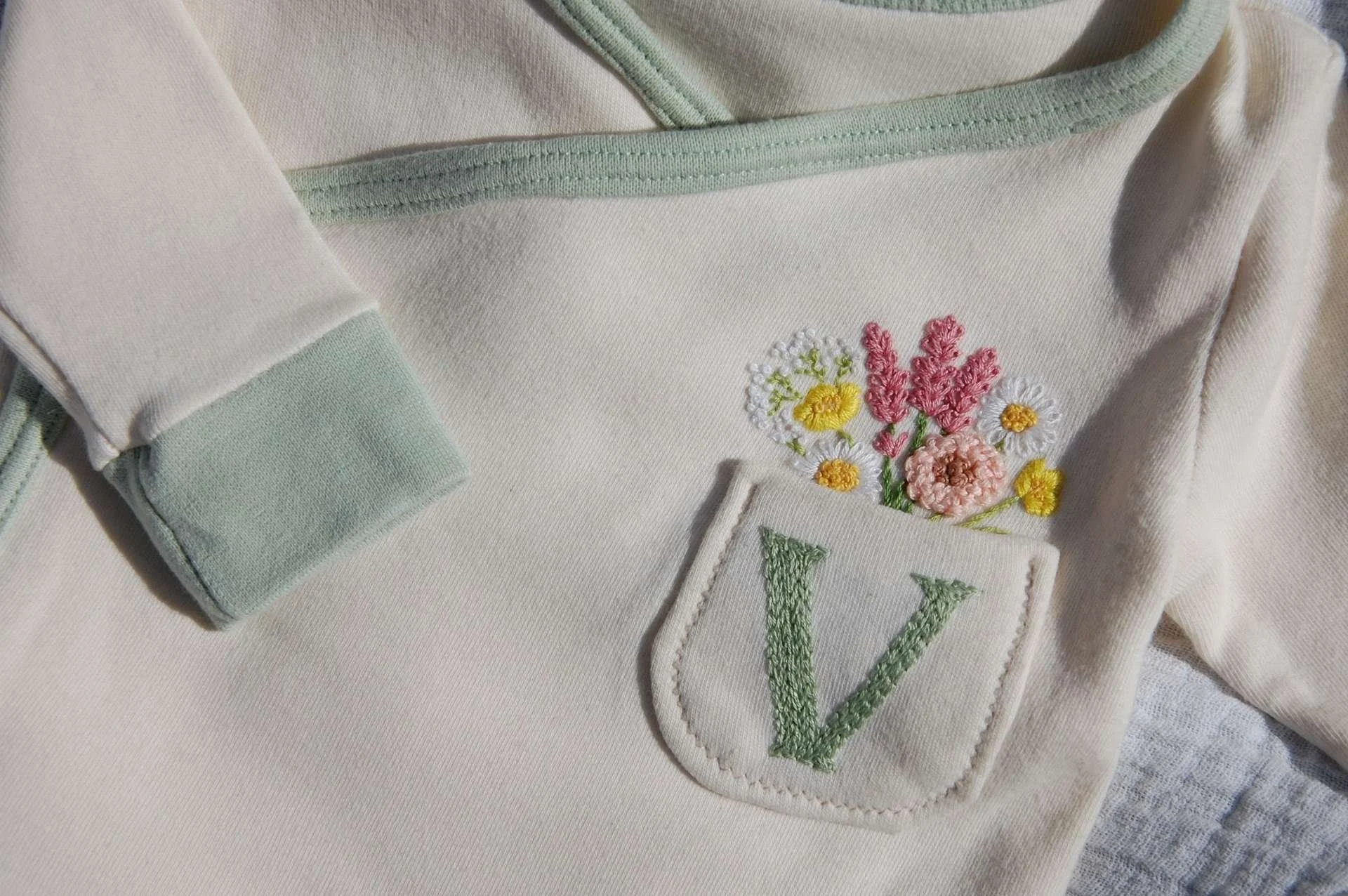 blumenstrauss-wickeljacke-tasche.jpg