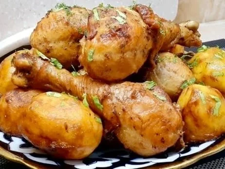 Chicken, potatoes, vegetable oil, and spices.