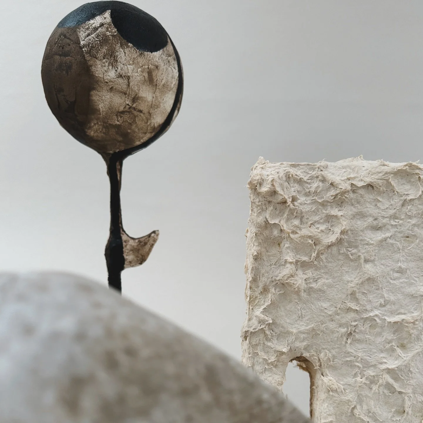 ✌️

#ContemporarySculpture
#SmallScaleSculpture
#SculptureStudy
#ProcessAsPractice
#FormAndFunction
#MaterialInquiry
#ArtisticProcess
#ConceptualArt
#MaquetteToMonument
#SculptureSketches