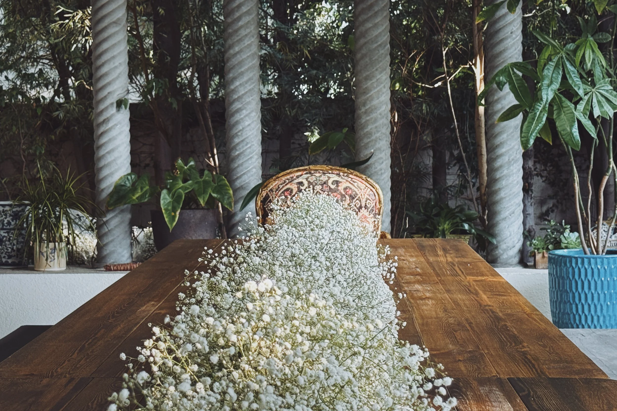 20-babysbreath-garland-centerpiece-kept-la-2.jpg
