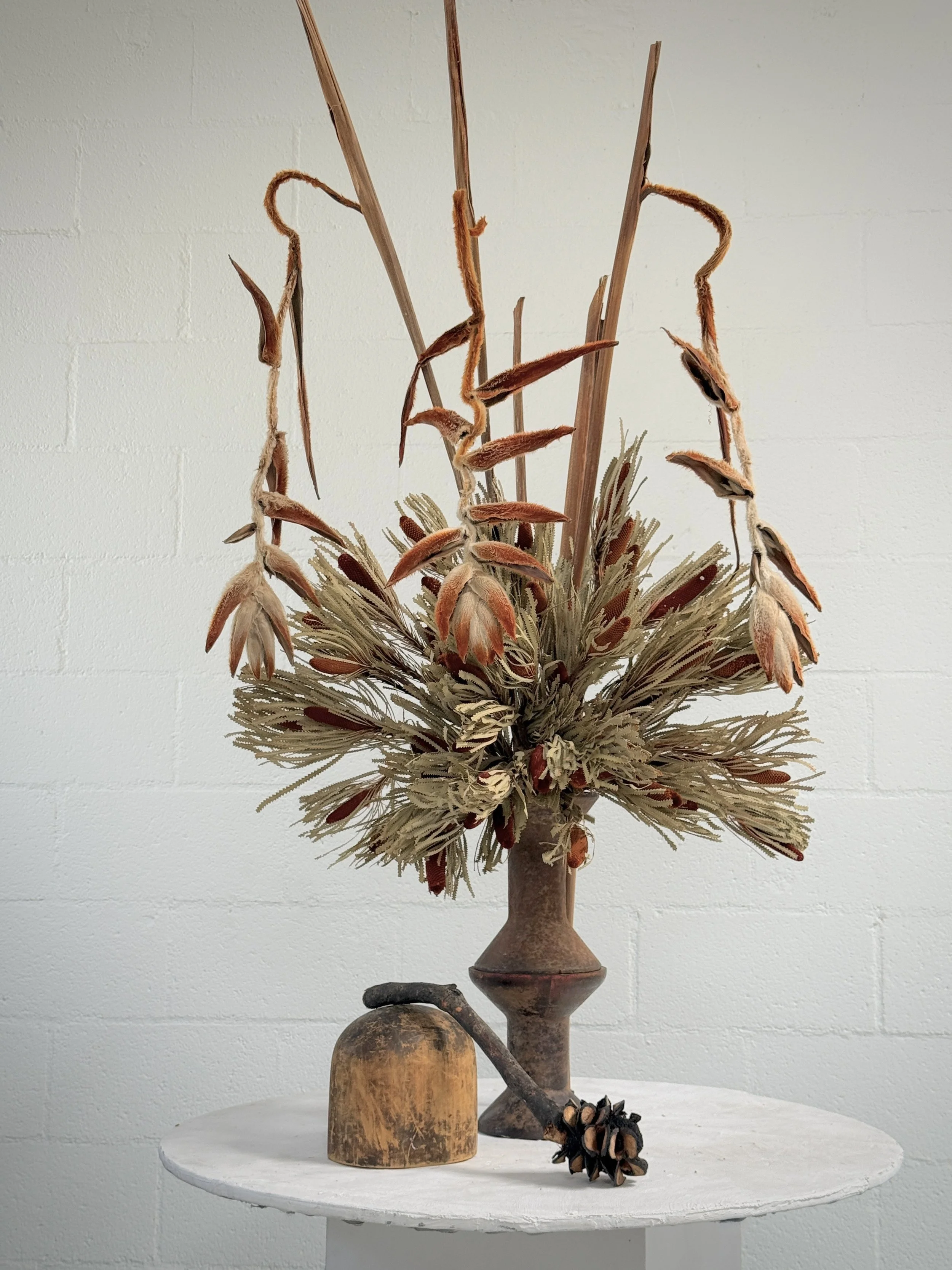 KEPT-LA-FLOWER-STYLING-RUSTY-FALL-ASSEMBLAGE.JPG
