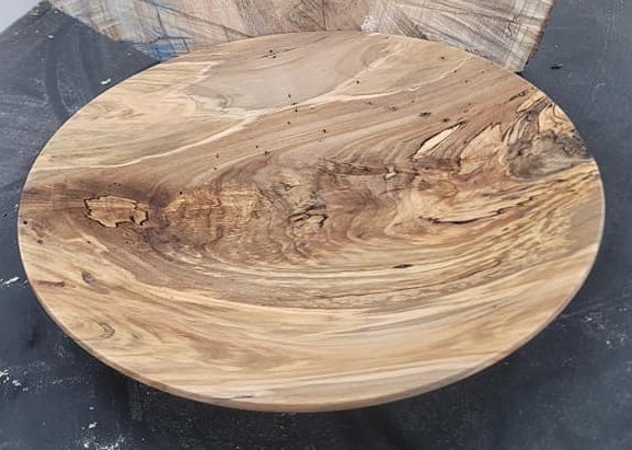 Spalted wood bowl. I think the wood is pecan.