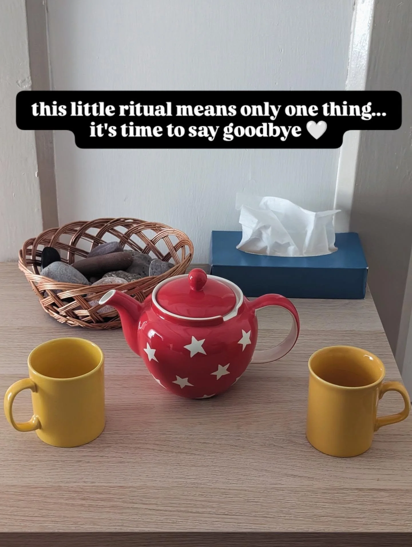 ✨ my favourite thing to do for a final session ✨

🫖 for me, there's something special about ending counselling like this. The teapot feels a bit fancy, which makes it feel a bit of a treat! Everything else is stripped away and we're just two people 