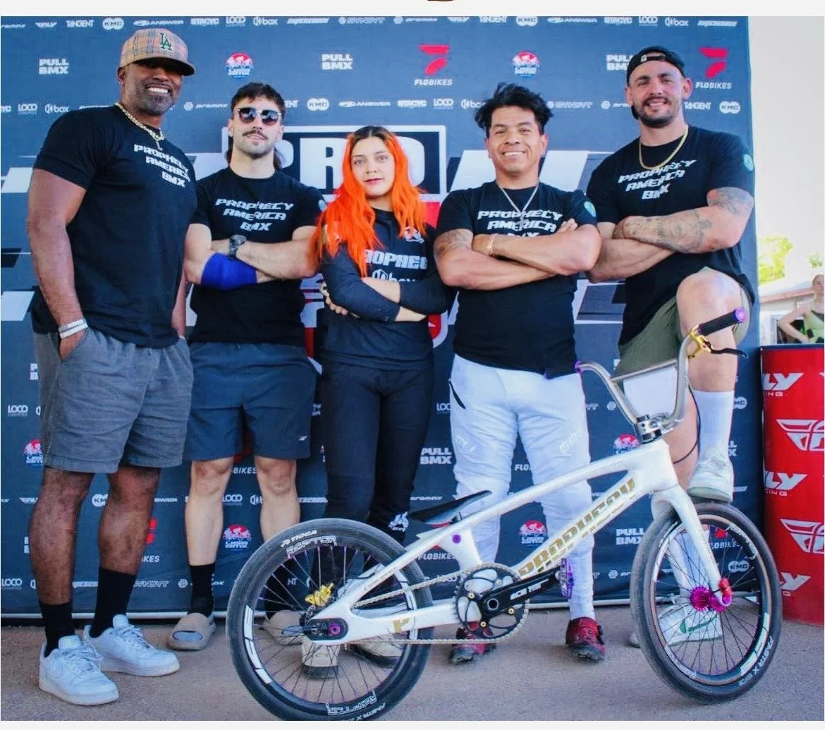 69bed5758293a_Team .jpg