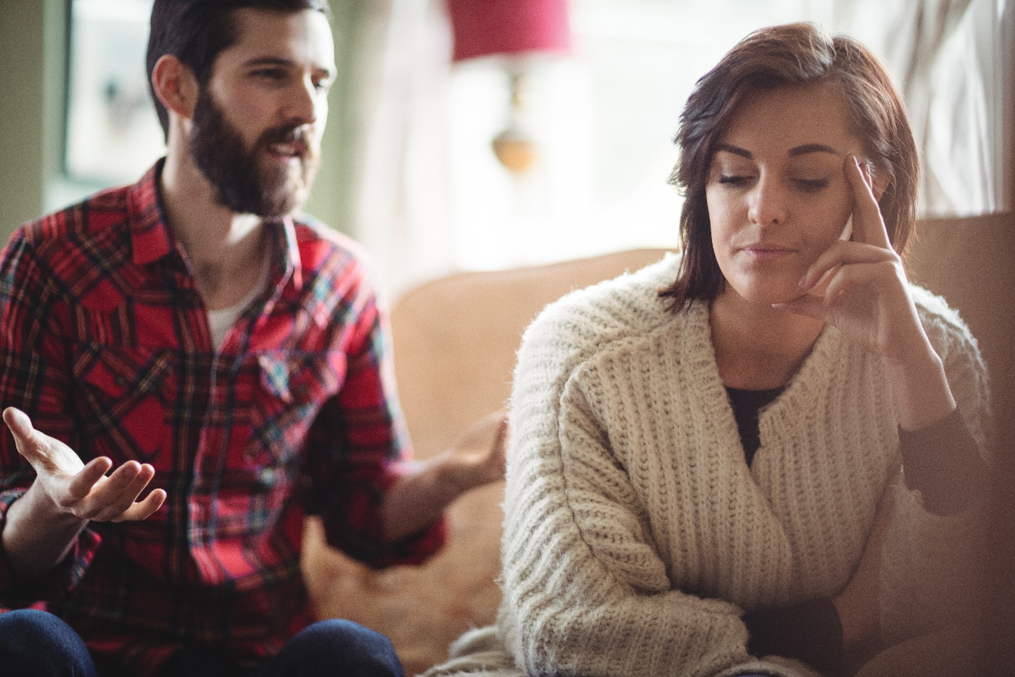 5 Quiet Toxic Relationship Signs That Slowly Break Down Your Self-Trust