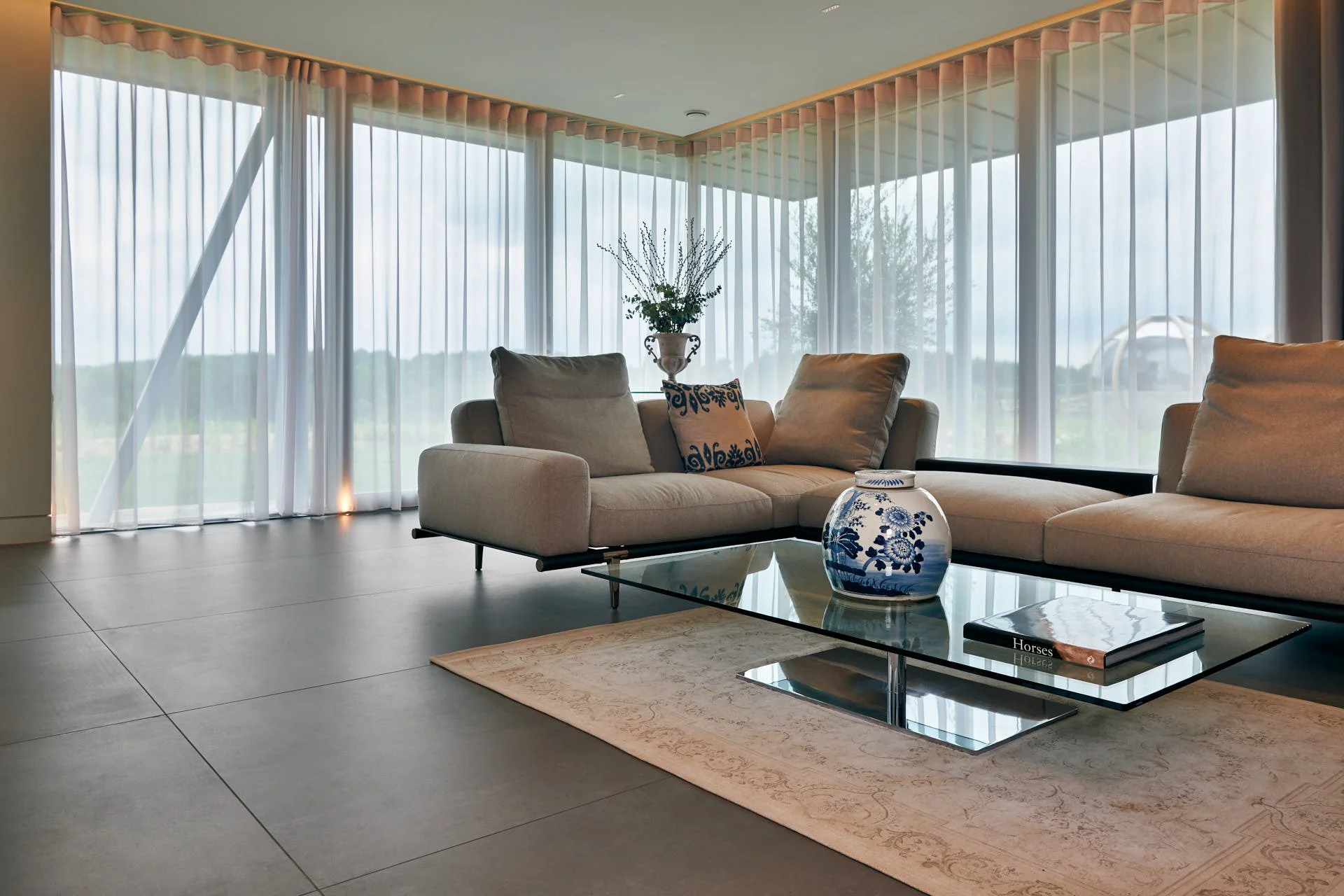 house in Oxshott - photo Marco Joe Fazio SPACE