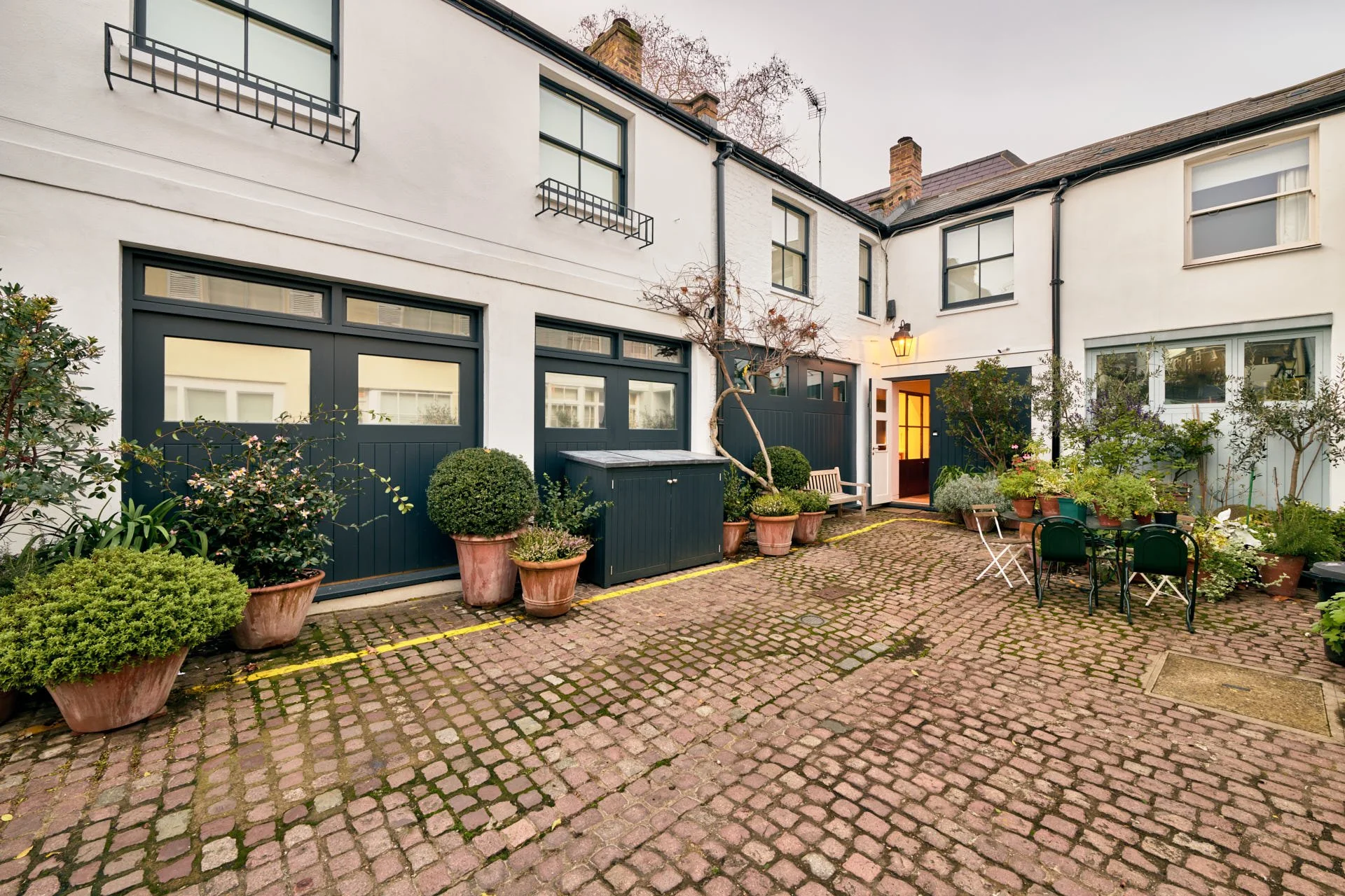 mews property in SW London - photo Marco Joe Fazio SPACE