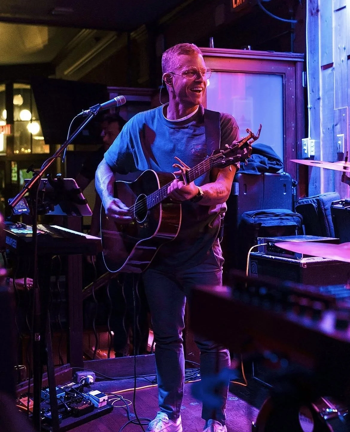 DUSTIN Barden (Live music) at pour &amp; Famous