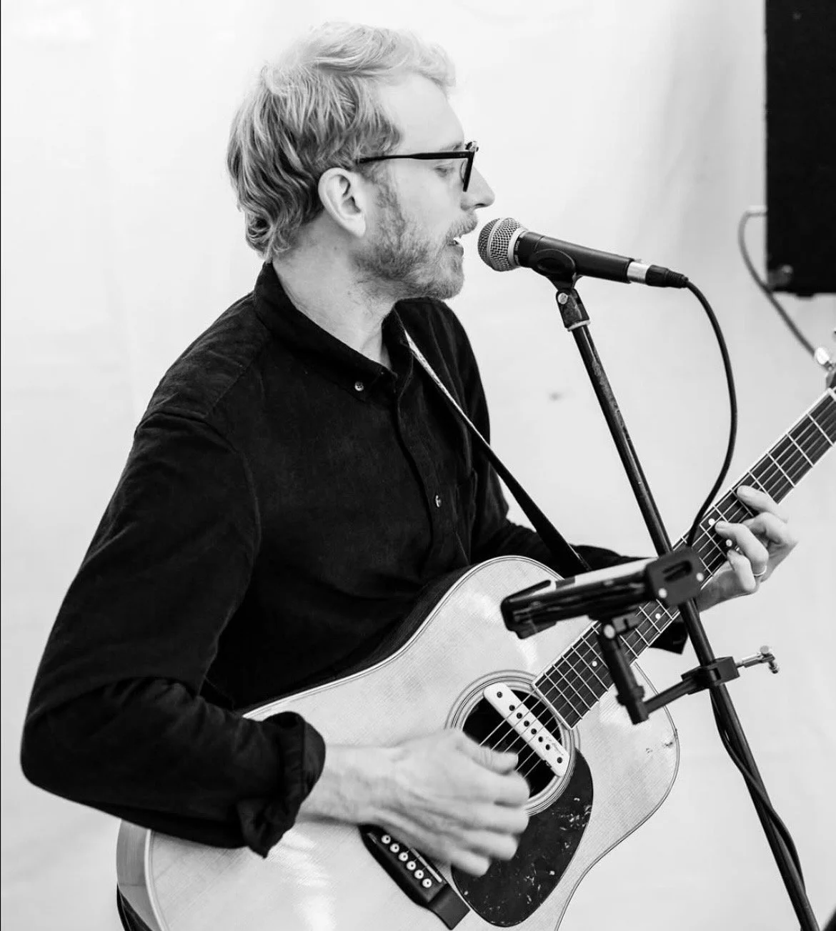 Tyler James Johnson (Live Music) at pour &amp; Famous