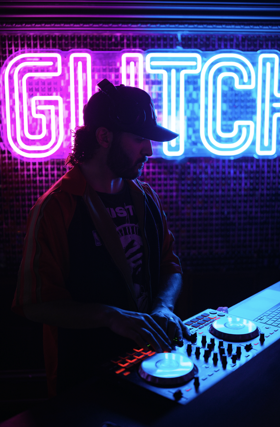 DJ Eshe at glitch victoria 