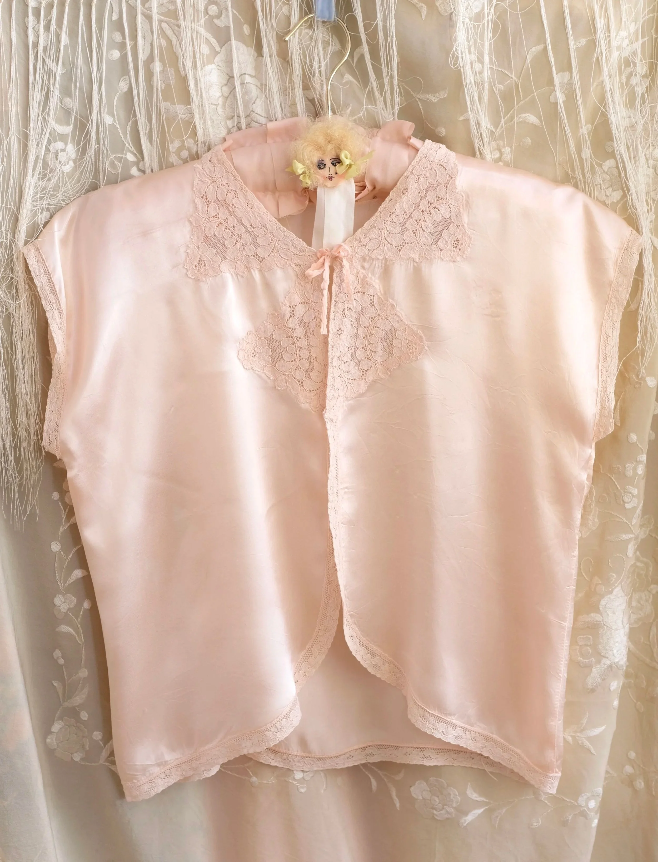 1940s Rayon Pink Bed Jacket