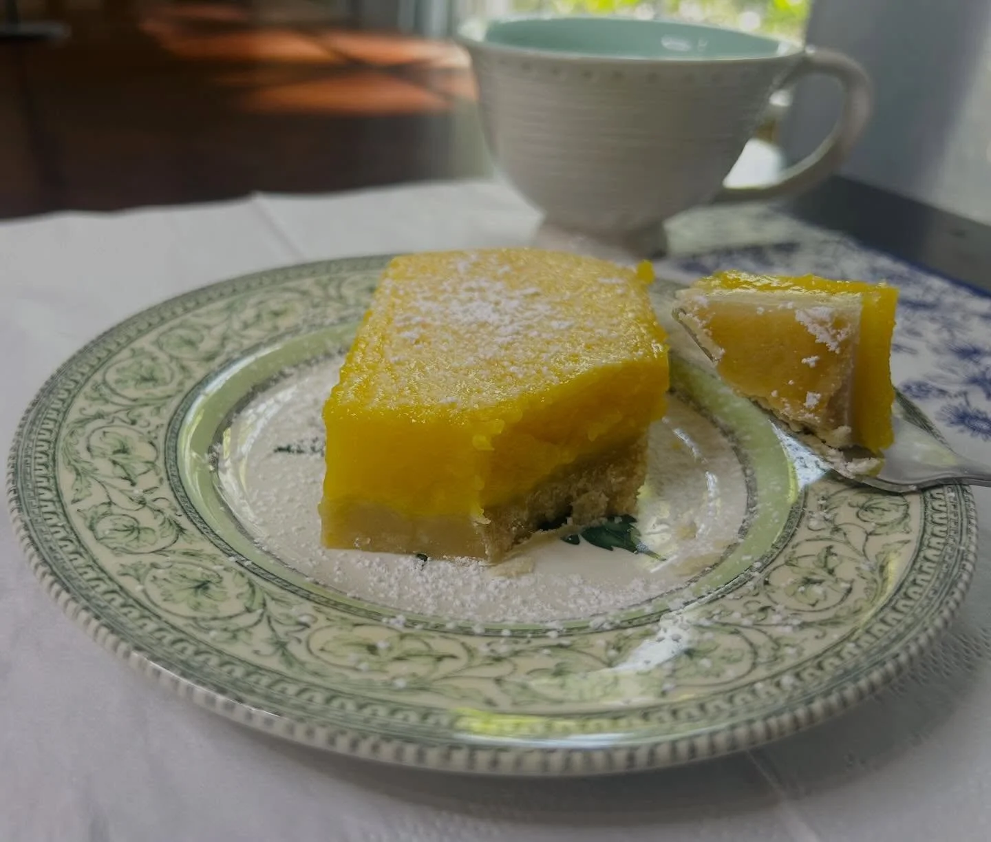 Lemon bars 2.jpg