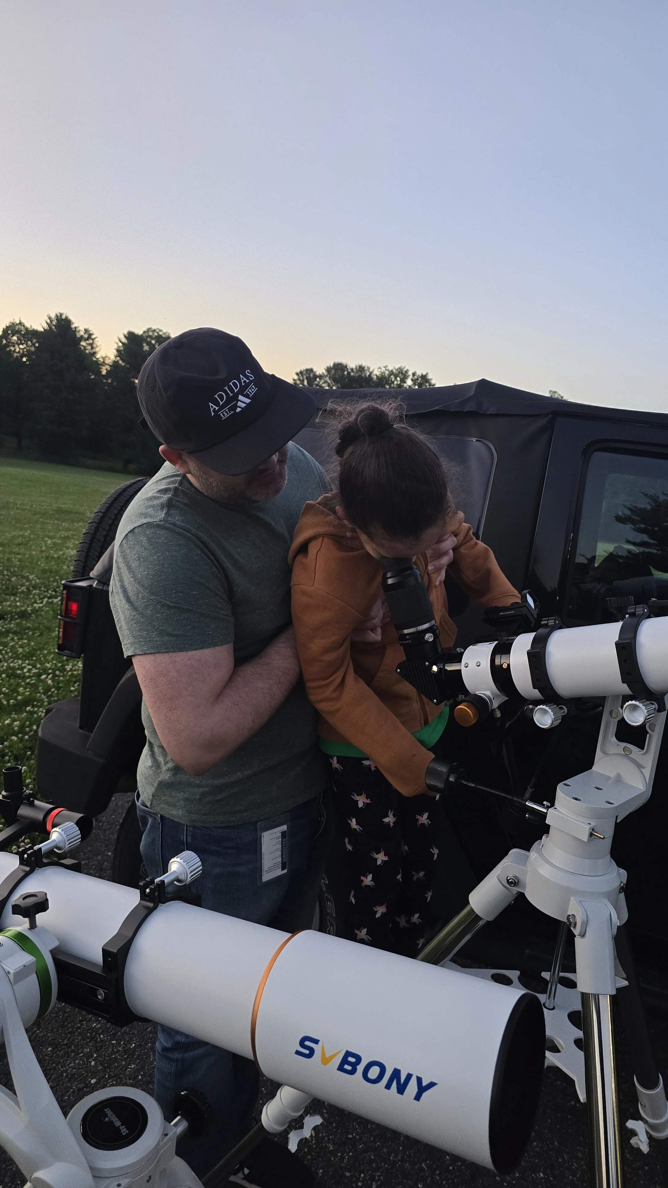 New Community Stargazers! Bob from Delco gives his daughter a lift to see the moon at Rose Tree Park in Media