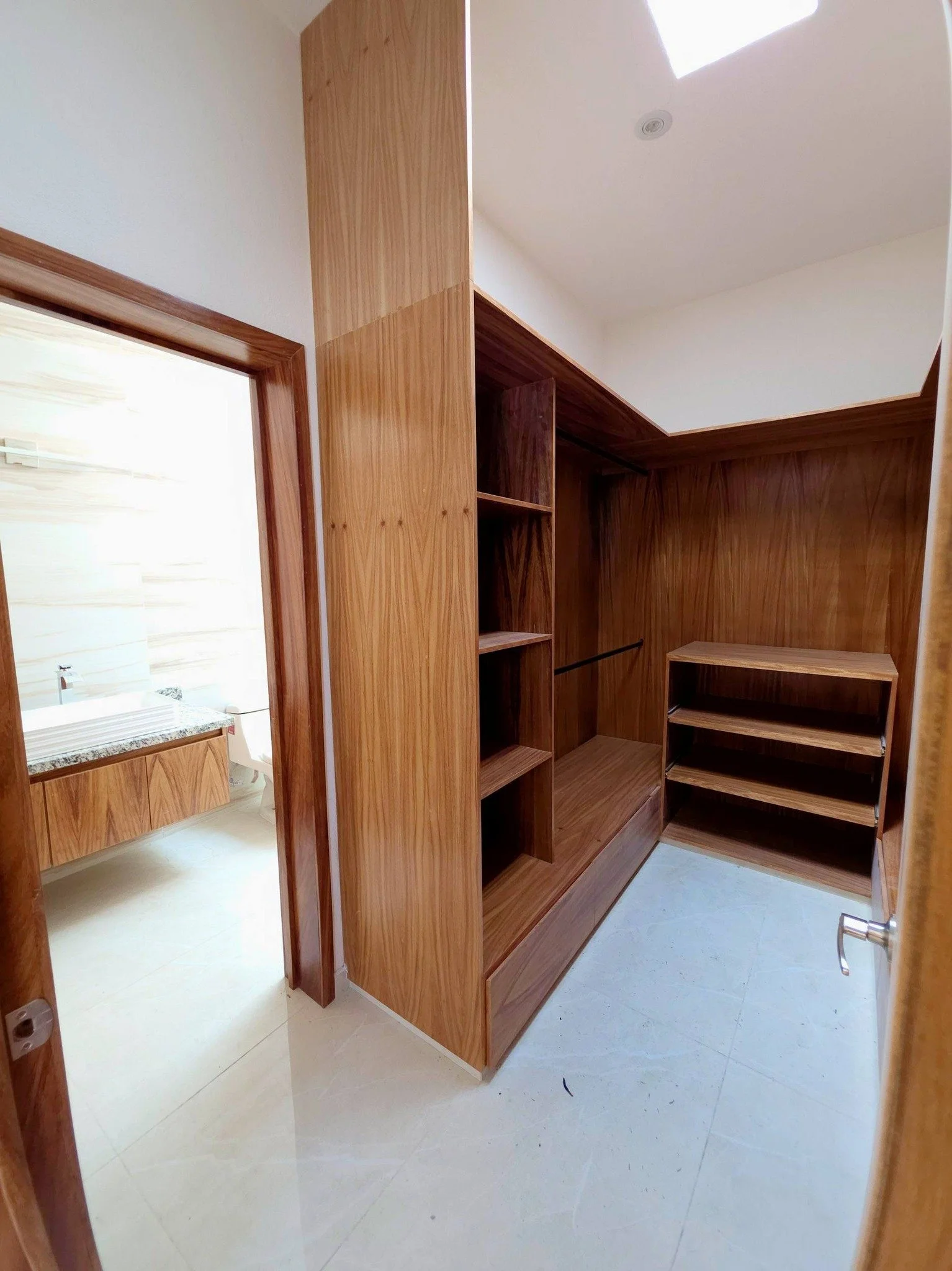 Walk-in Closet