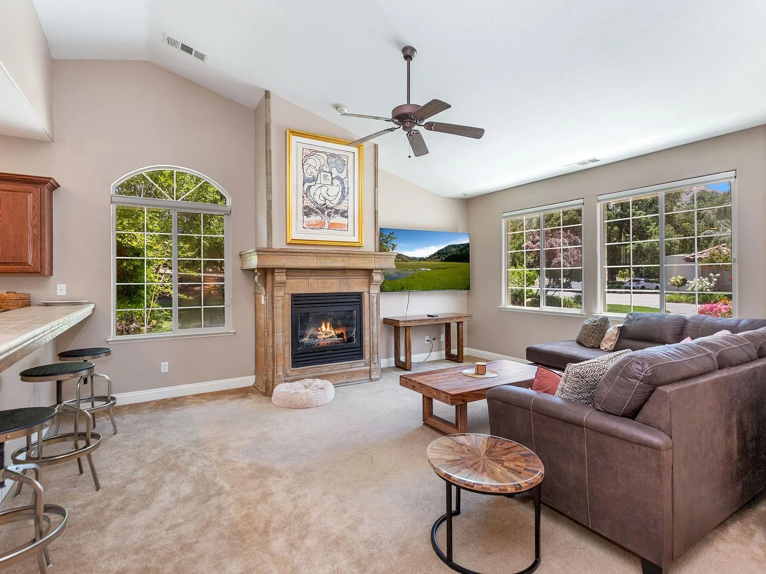 Living_Room2.jpg