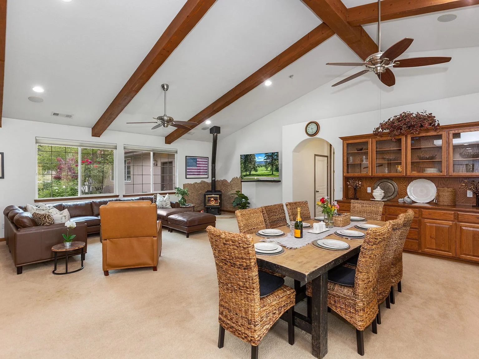Living_Room1.jpg