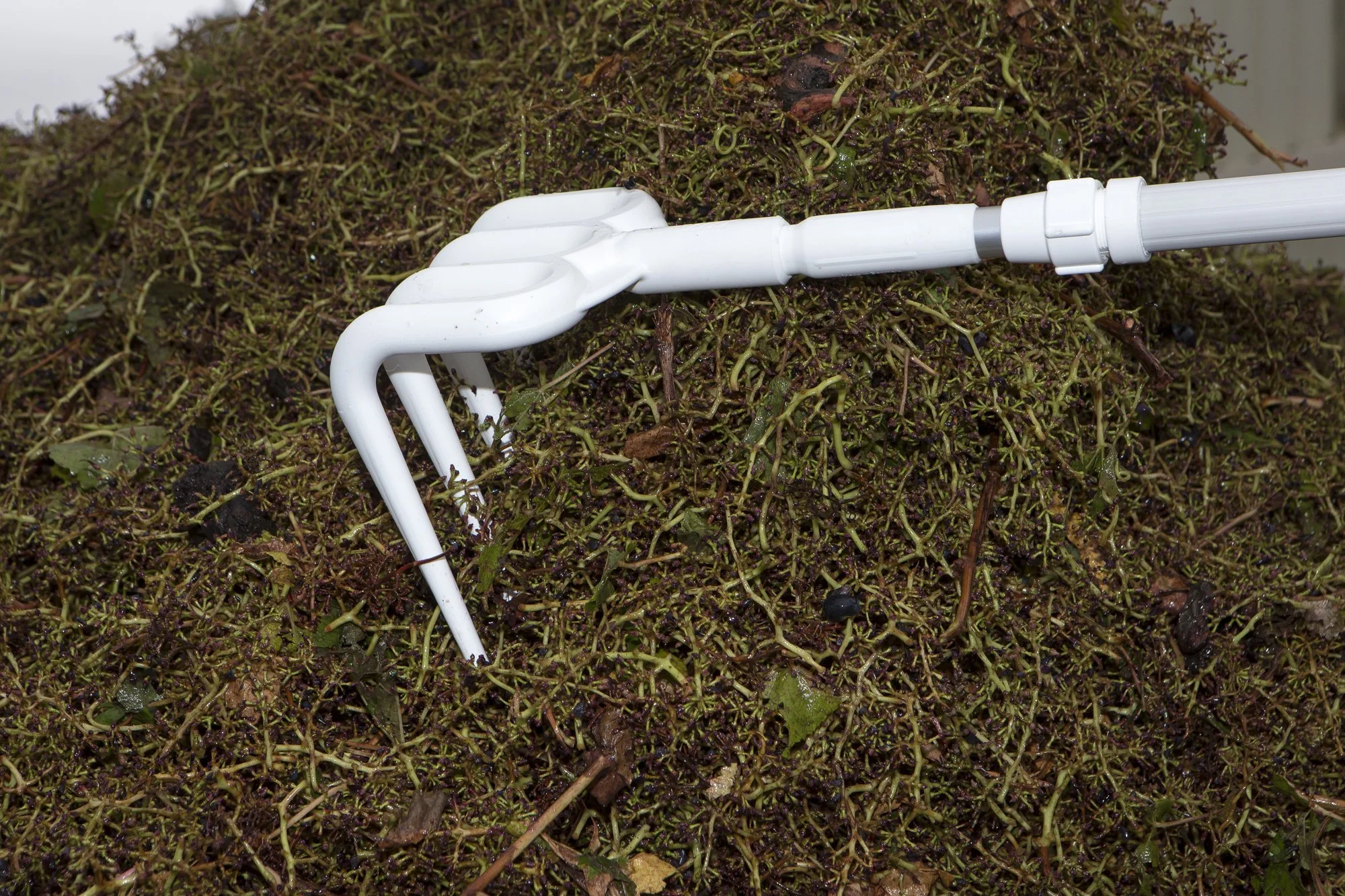White wide rake