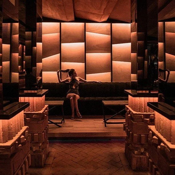 Otto Bar | Roma Norte

Step into our brickwork nightclub, where artisan brick walls and fractured ceilings not only enhance the acoustics but also tell a story of sound and culture. Mirror columns scatter the light across the dance floor, resonating 
