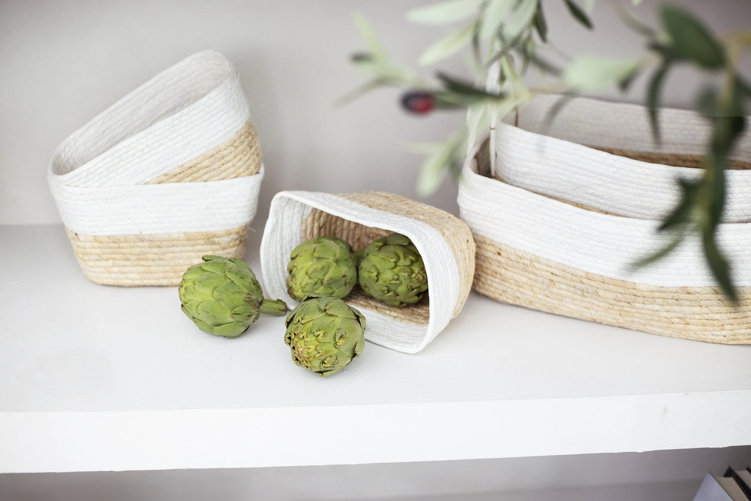 toronto-food-product-photography-styist-white & tan basket.jpg