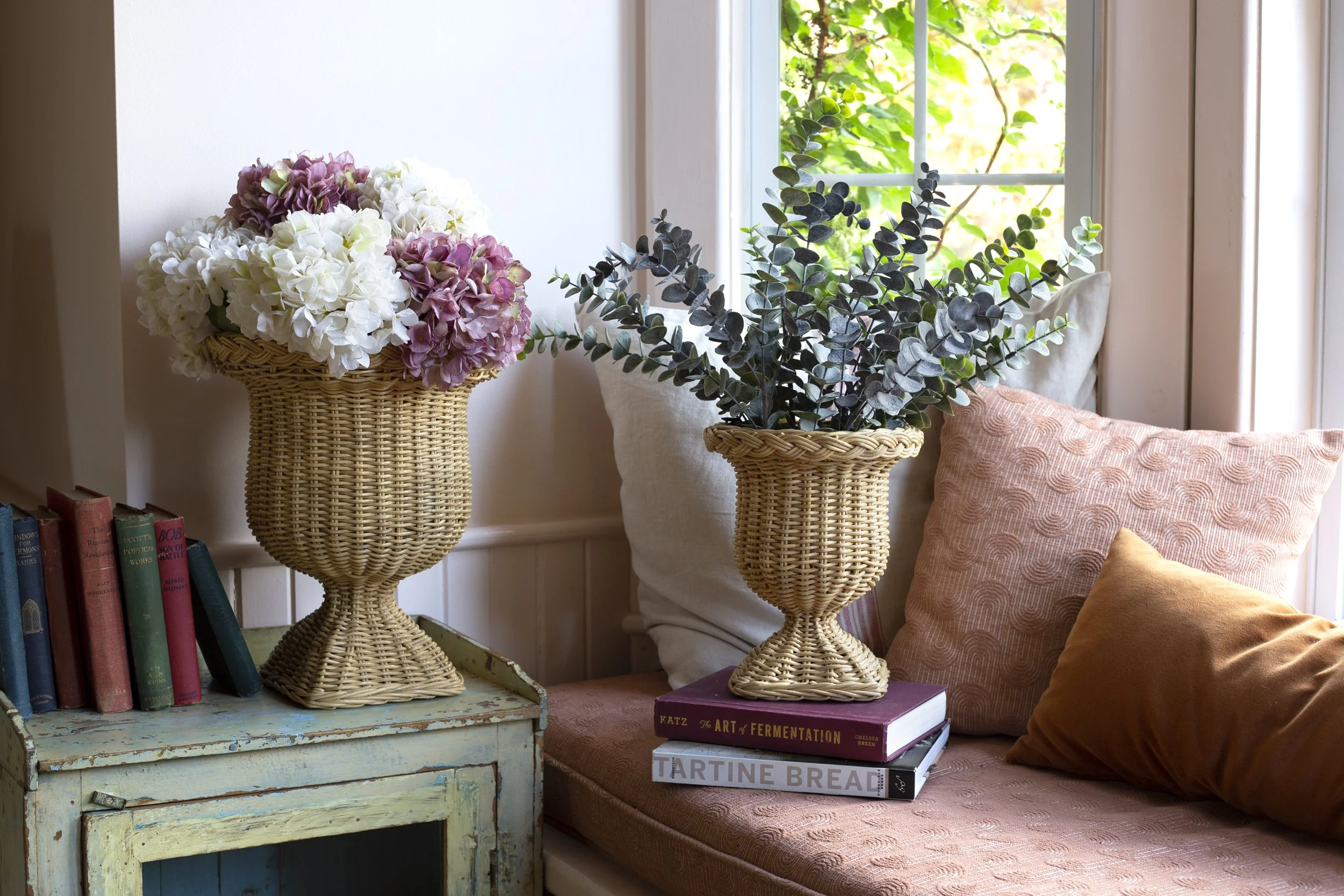 Wicker Urn & Stand Cressy House-10.jpg