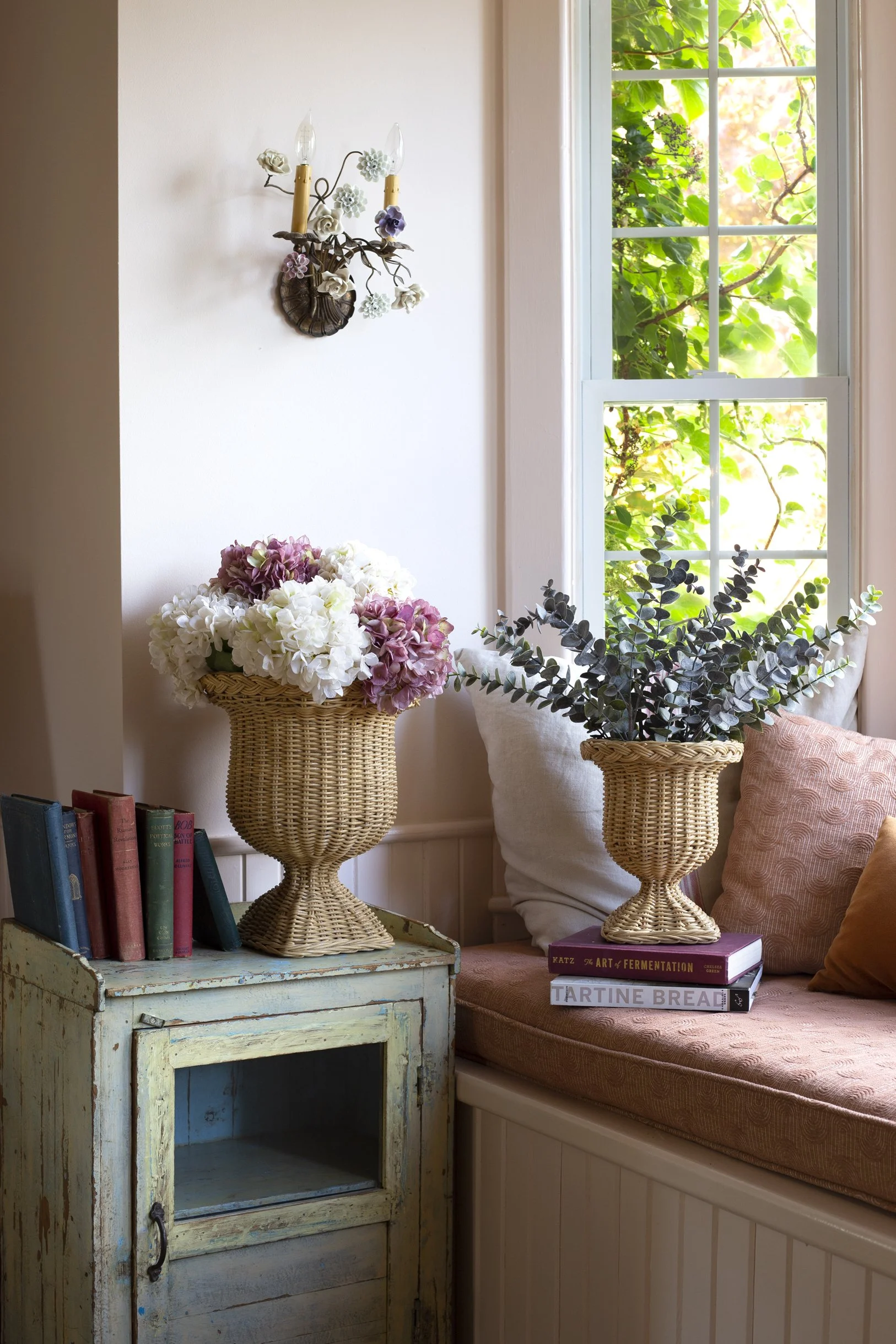 Wicker Urn & Stand Cressy House-15.jpg