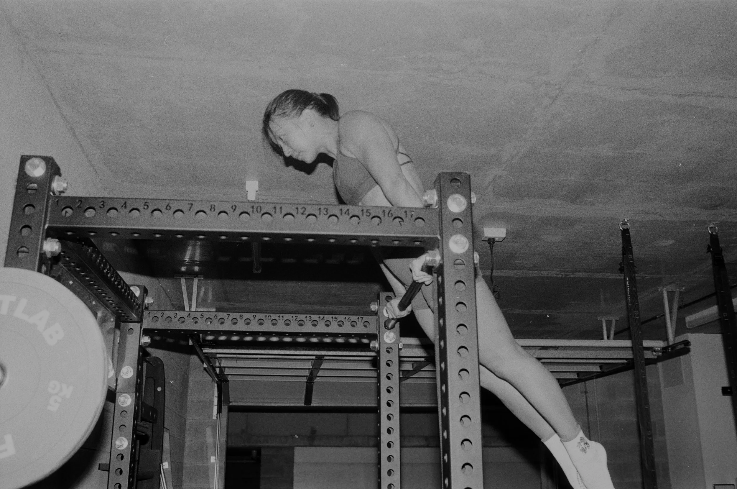 MUSCLE UP, 1948