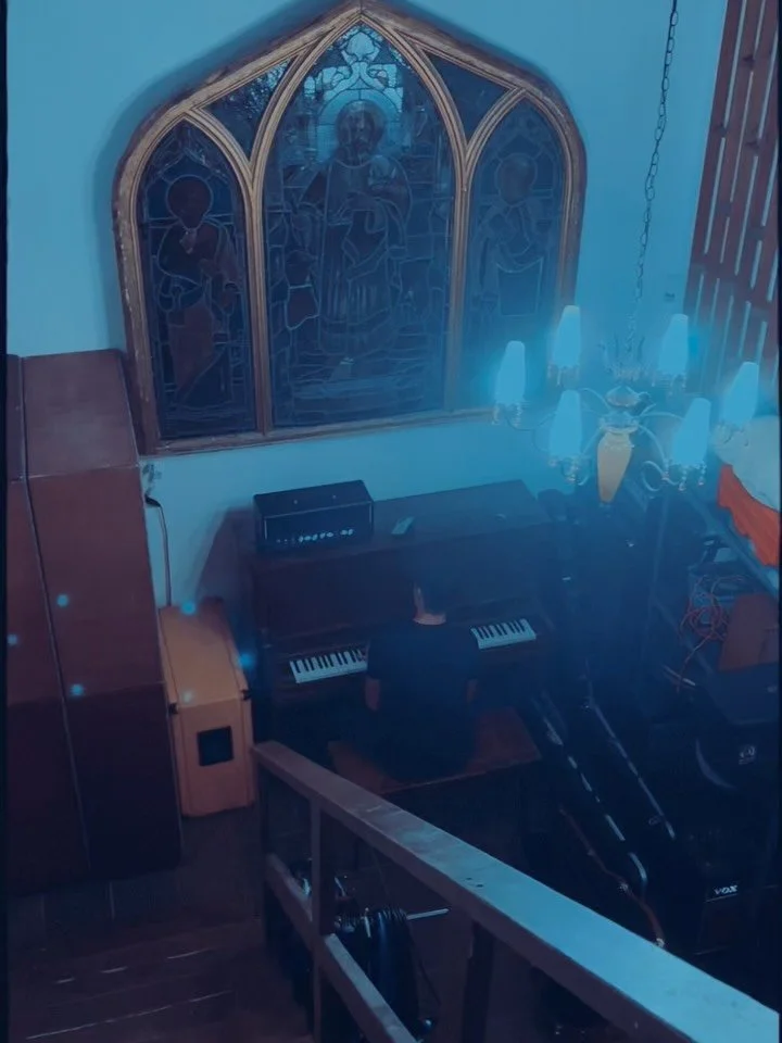 🩶The making of &lsquo;Numb Me Out&rsquo;🩶
LISTEN EVERYWHERE NOW 

And a big shout out to everyone who worked on this song with us! Lots of love 🩶

Produced &amp; Mixed by @ryan.worsley.music 
Engineered by @the_wonderfulocious_man 
Recorded at @ec