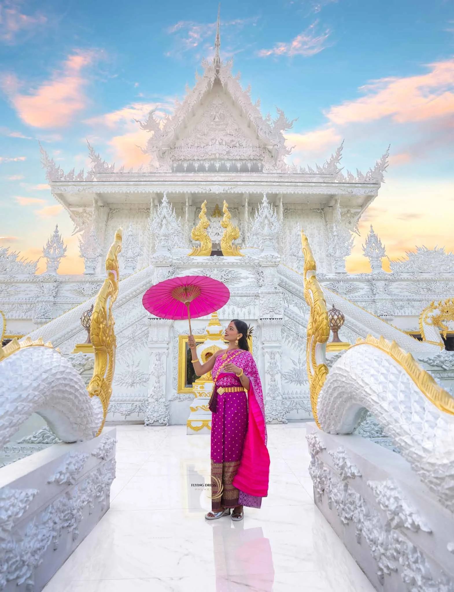 thai-traditional-costume-exclusive-temple-phuket.jpg