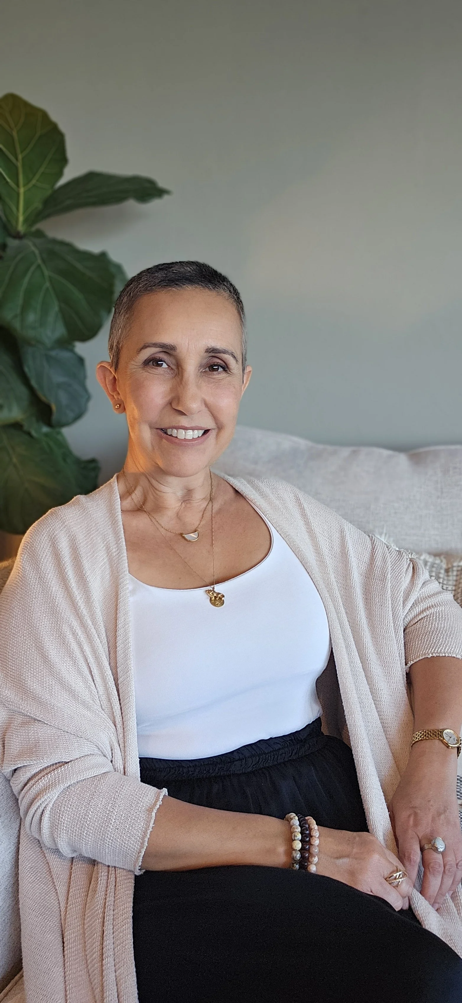 Laura Diaz personalises in helping you create your future self, create an abundant future including financial and time freedom through personal development and an online business as the vehicle to success. Mentor, leader, coach.