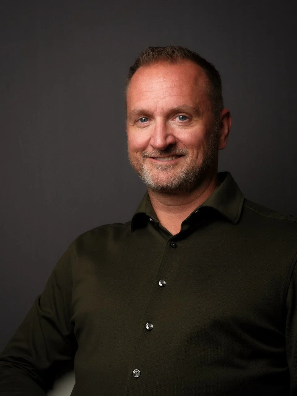 Selbstportrait Thomas Brenner, Fotograf aus der Schweiz mit Leidenschaft für Landschaftsfotografie und Natur.