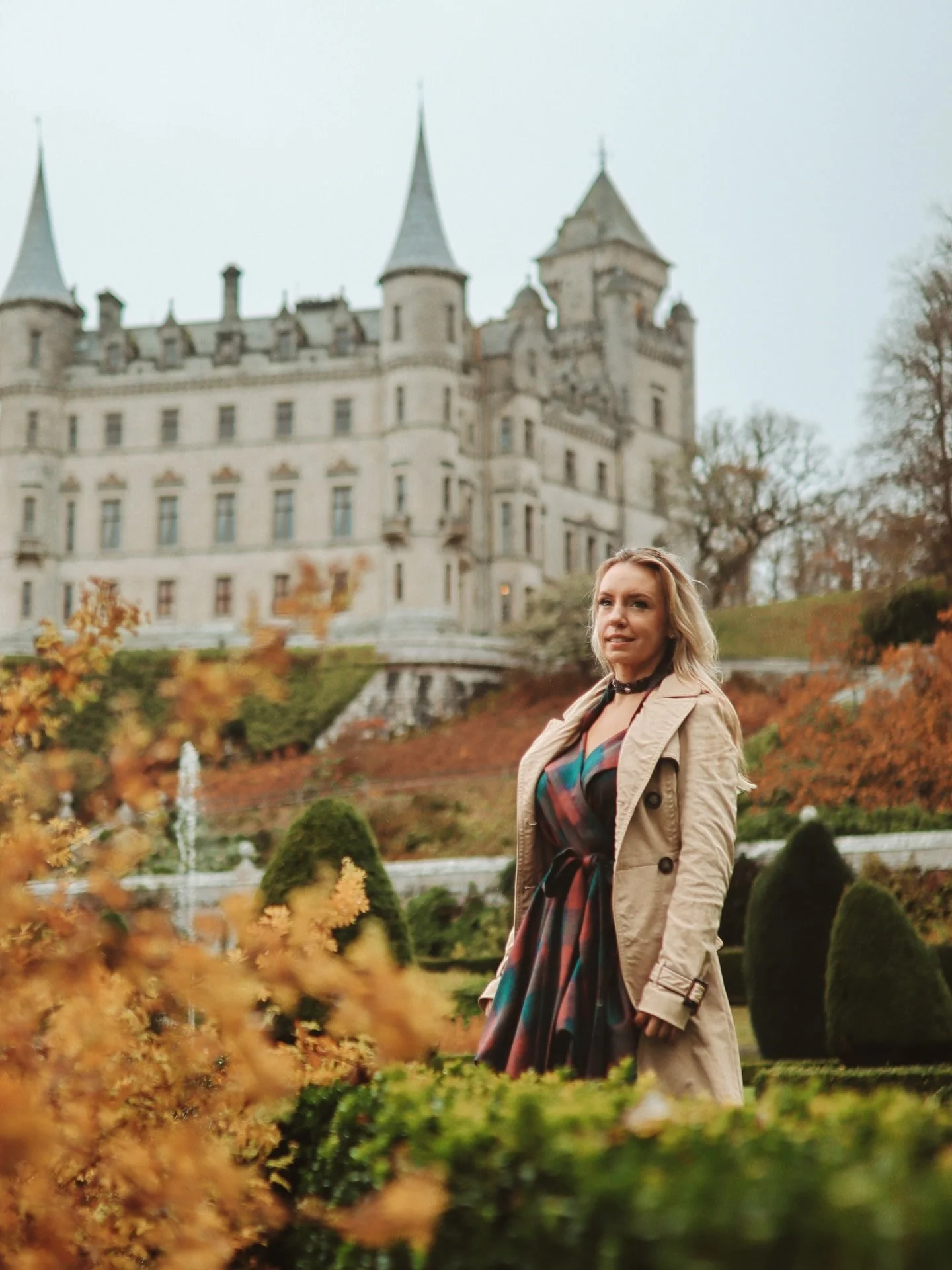 Castles, tartan, bagpipes and a whooole lot of rain! Possibly our most Highland shoot yet! 🏴󠁧󠁢󠁳󠁣󠁴󠁿📸

Back in November, I was delighted to be asked by Hannah to capture some content for @thistle_and_cloth again. Dunrobin Castle and its gardens
