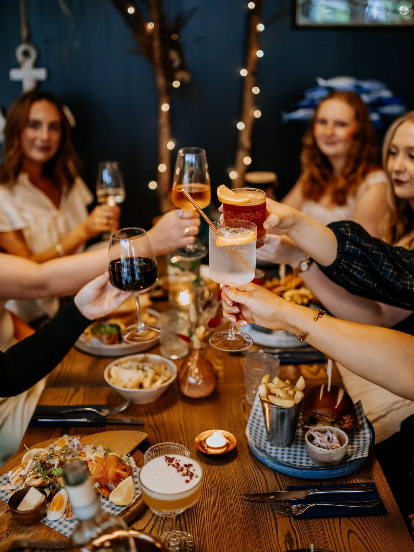 One for the foodies! 😋

Last week it was so lovely being asked to @saltandsalmon_falls_of_shin to take some photos of their incredible food and drink, and it was lovely to see their staff getting involved in the fun too! And I can absolutely confirm