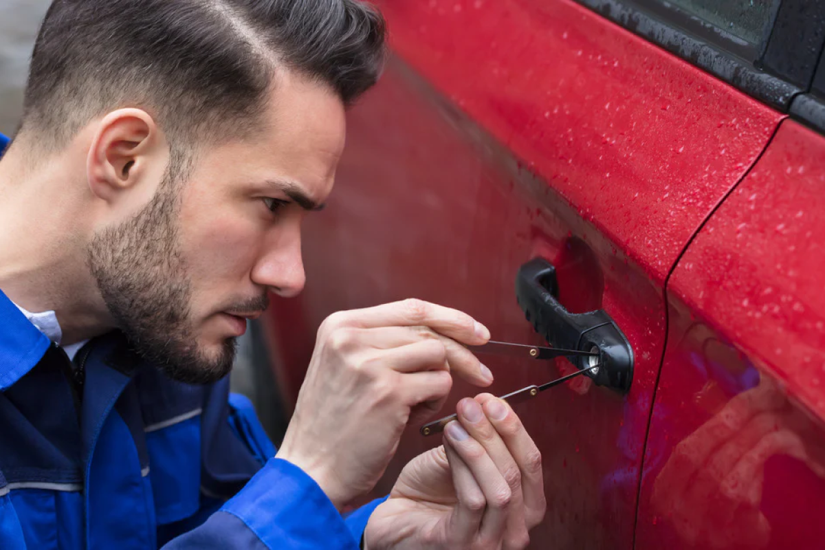 Emergency Automotive Locksmith Services: When You Need Them Most