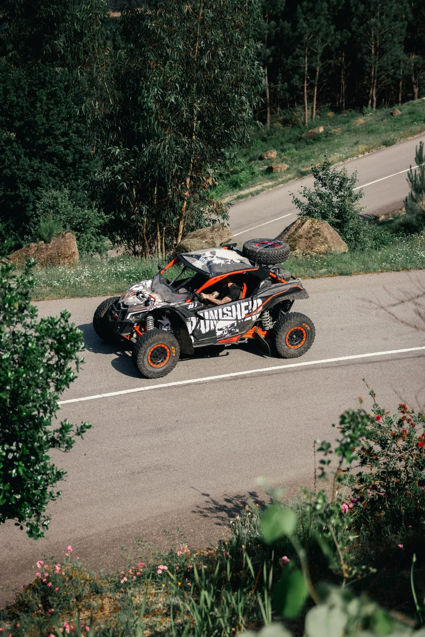 Buggy Can-Am Maverick X3 preparado para passeios off-road e aventura em Braga Norte de Portugal - Black Buggy Tours