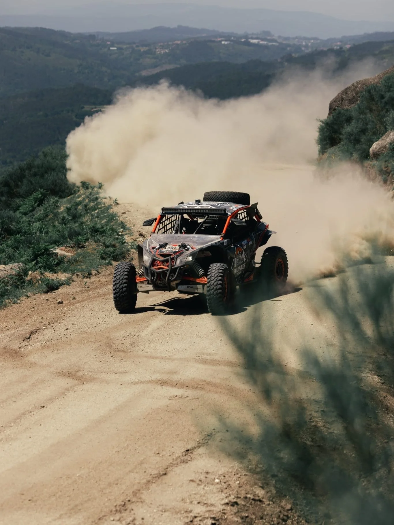 🌿💨 Adrenalina que acelera. Paisagens que fazem parar.

H&aacute; experi&ecirc;ncias que se vivem a fundo. Na Black Buggy Tours, cada trilho combina a emo&ccedil;&atilde;o de conduzir um buggy com a beleza &uacute;nica do Minho.

Entre caminhos de m