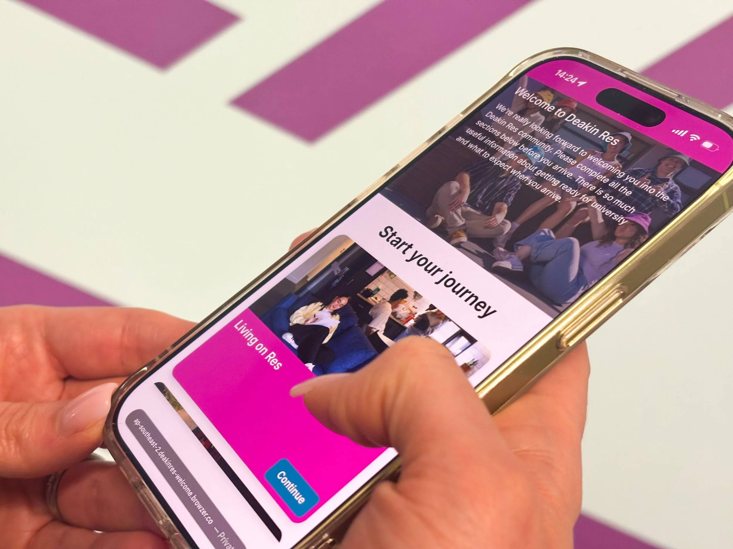 a hand holding a phone with Browzer on the screen