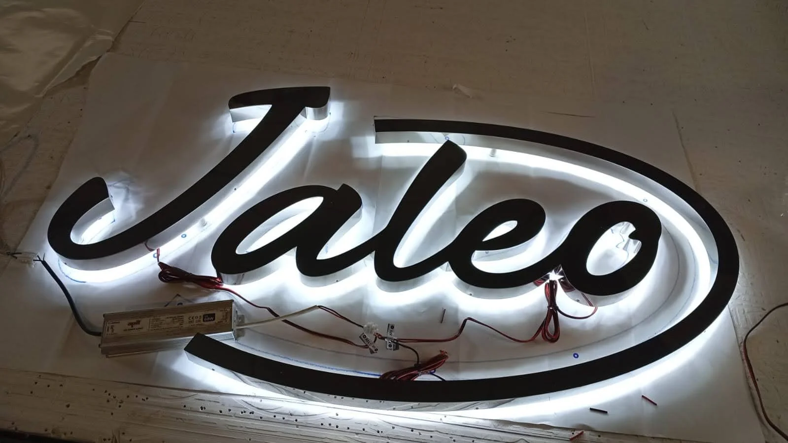 Letras corpóreas en PVC retroiluminadas para Jaleo
