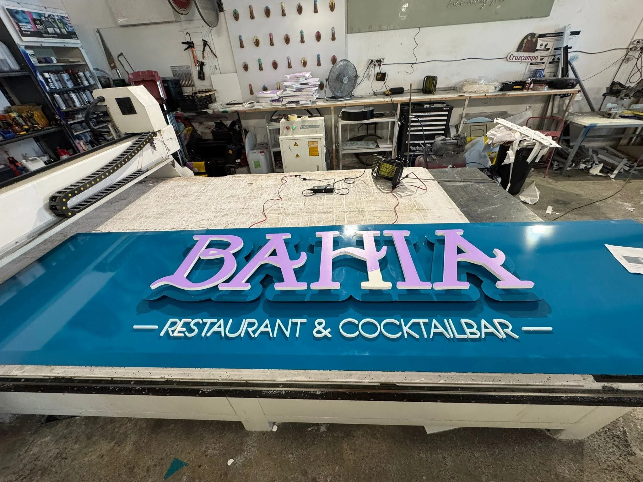 Rótulo Luminoso con letra corpórea retroiluminada con LED para Bahia