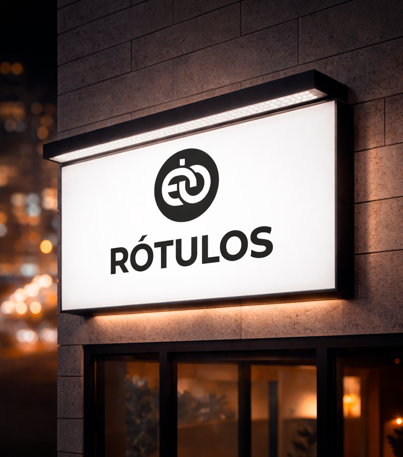 Cartel luminoso en la pared de un edificio que tiene un logotipo circular y la palabra 'RÓTULOS'